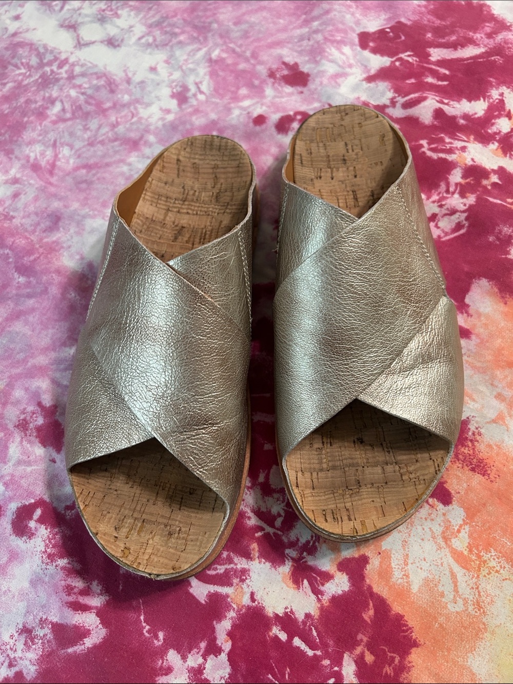 Kork- ease Tutsi gold sandals size 9